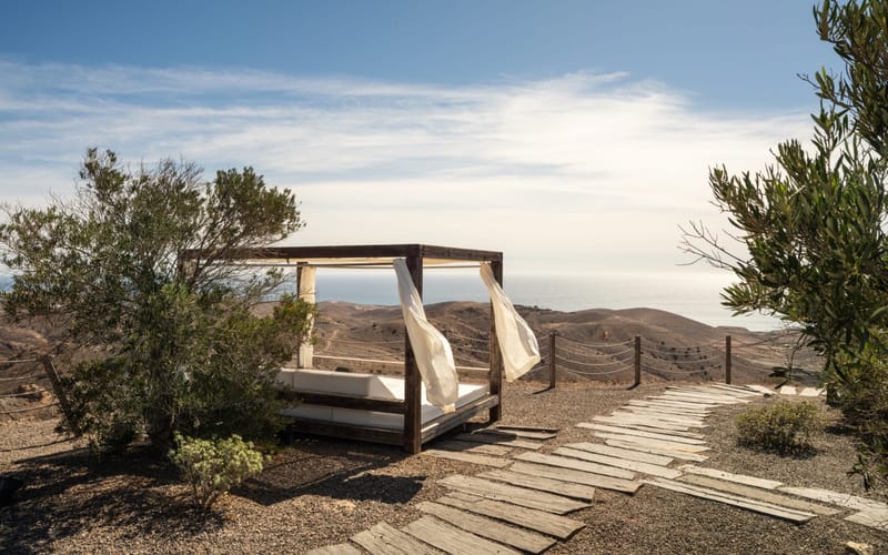 Salobre Premium Day Pass: Spa, Almuerzo y Cama Balinesa